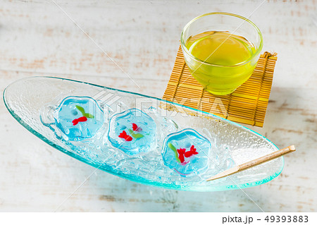 冷たいゼリー　Japanese jelly sweets 49393883