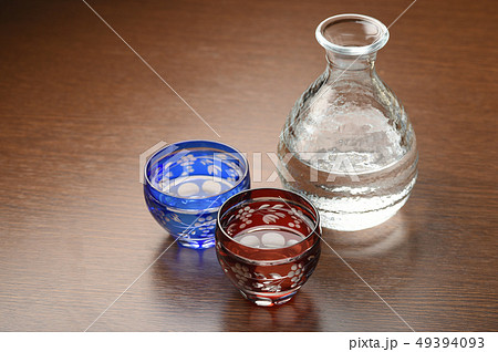 日本酒 徳利とお猪口 日本酒 徳利とお猪口 49394093