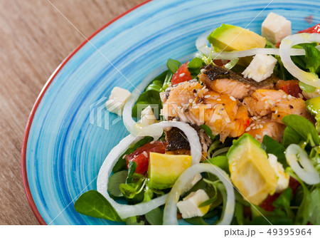 Salad of of fried trout, avocado, grapefruit and corn salad 49395964