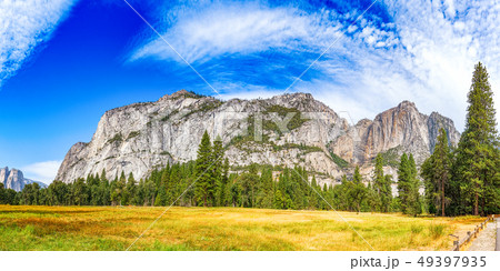 Yosemite Valley. Magnificent national American 49397935