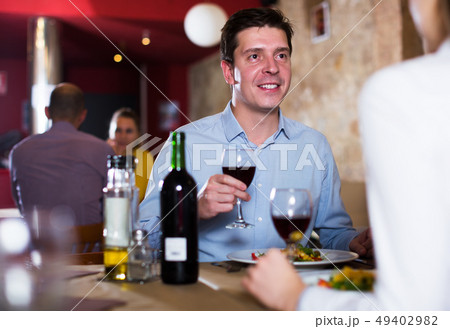 Business partners dining at restaurant 49402982