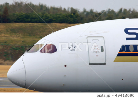 着陸機　成田国際空港 49413090