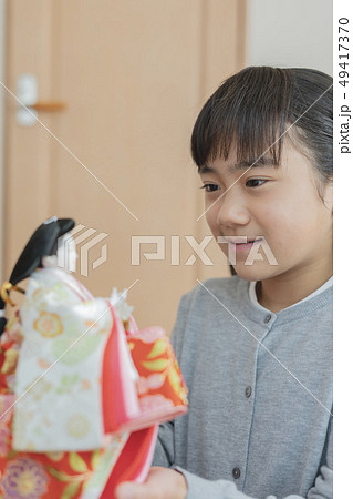 お雛様と女の子 49417370