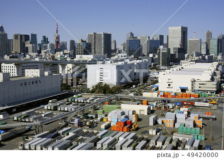 レインボーブリッジから見た芝浦埠頭とビル群 レインボーブリッジから見た芝浦埠頭とビル群 49420000