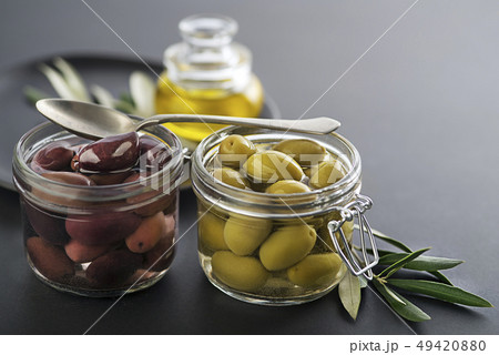 Olives in jar 49420880