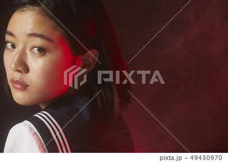 女子高生　イメージ　怒り 49430970