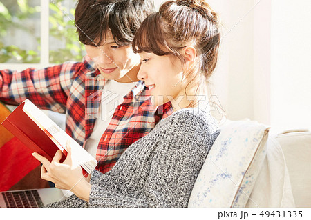 カップル　ライフスタイル 49431335