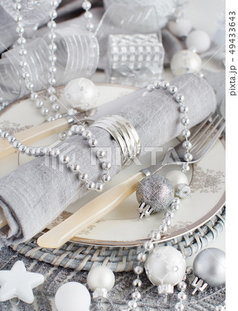 Silver Christmas Table Setting Silver Christmas Table Setting 49433643