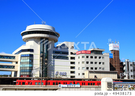 豊田市　豊田市駅と駅前デパートの風景 49438173