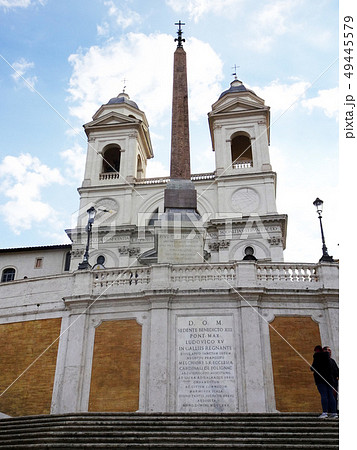 スペイン広場のトリニタ・デイ・モンティ教会-2 スペイン広場のトリニタ・デイ・モンティ教会-2 49445579