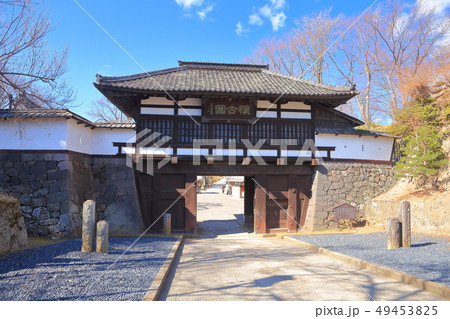 【長野県】晴天下の小諸城址　三之門 49453825