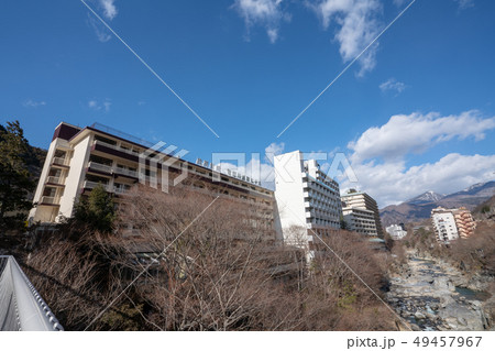 鬼怒川温泉ふれあい橋からの鬼怒川温泉街の風景 鬼怒川温泉ふれあい橋からの鬼怒川温泉街の風景 49457967