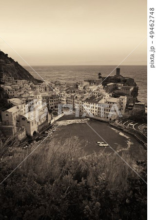 Vernazza buildings and sea in Cinque Terre Vernazza buildings and sea in Cinque Terre 49462748