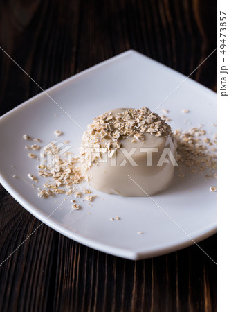 Organic oat dessert with vanilla 49473857