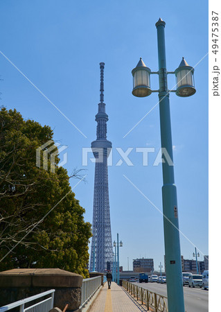 東京の隅田川の風景(言問橋浅草側からスカイツリー方面) 49475387