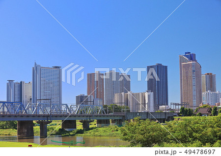 【神奈川県】新幹線と武蔵小杉のタワーマンション群 49478697