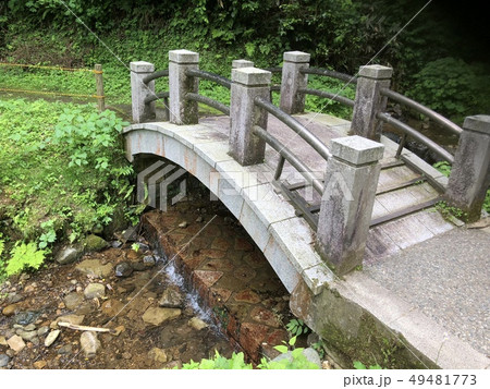 石で出来た橋 49481773