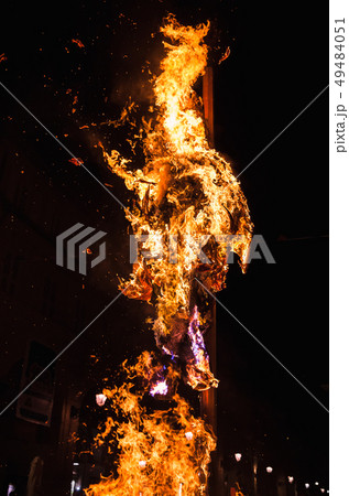 Bonfire burns in the night, close up 49484051