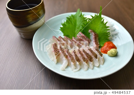 鯛の刺身 49484537