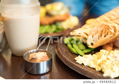 ブレックファースト 朝ごはん 朝食 49484612
