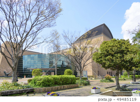 福岡市総合図書館の外観（福岡県福岡市） 49485119