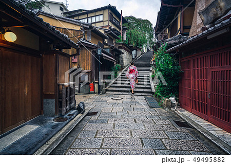 Traveler in Higashiyama District, Kyoto, Japan Traveler in Higashiyama District, Kyoto, Japan 49495882