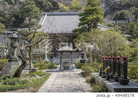 常立寺の参道（藤沢市片瀬） 49498576