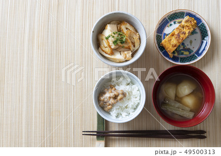 食事制限中の食卓 49500313