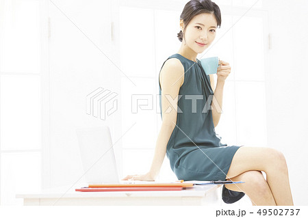 女性　ビジネス 49502737