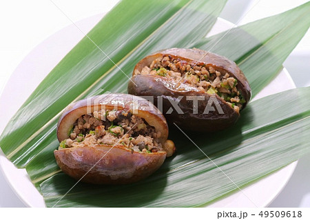 あけび 郷土料理 肉詰め 白背景 あけび 郷土料理 肉詰め 白背景 49509618