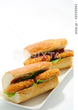 コロッケパン　ソース掛け　白背景 49509962