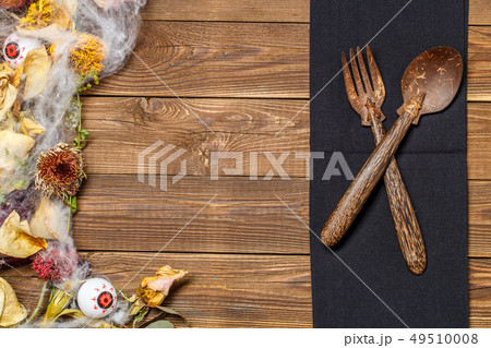 Halloween table with dry flowers Halloween table with dry flowers 49510008
