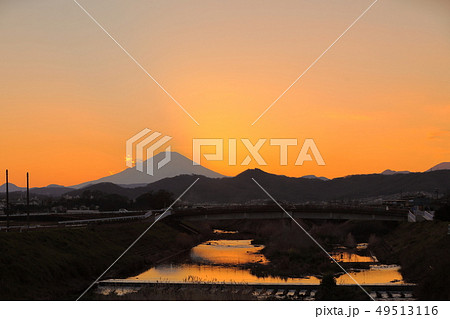 鈴川の夕暮れ 49513116