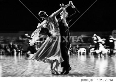 blurred motion of couple dancing 49517148