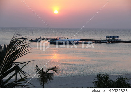 沖縄　夕暮れ　ブセナテラス 49525323