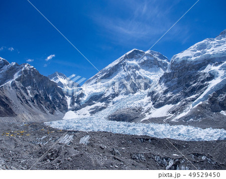 エベレストベースキャンプ クンブ氷河の写真素材