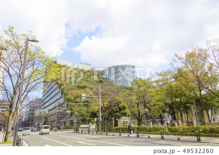 福岡市役所前の風景（福岡市中央区） 49532260