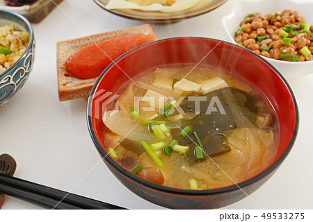 おいしそうな和風朝食 おいしそうな和風朝食 49533275