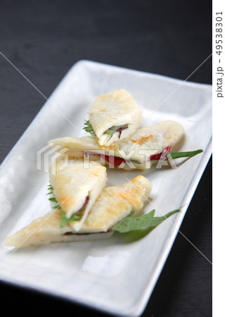 笹かまぼこサンド 49538301