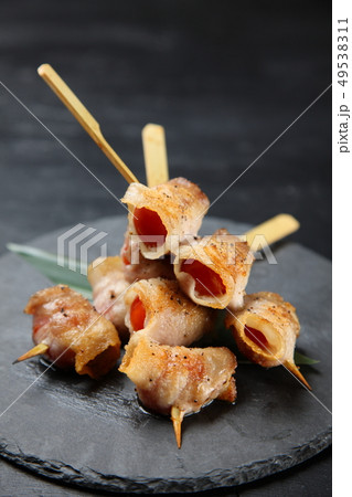 豚バラとトマトの串焼き 49538311