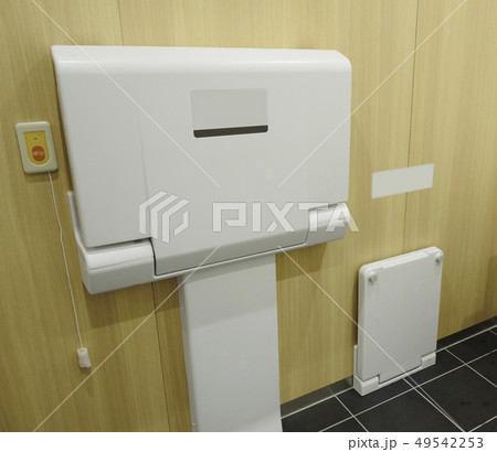 多機能トイレのおむつ交換台 49542253