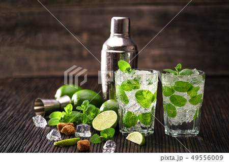 Made mojito cocktails 49556009