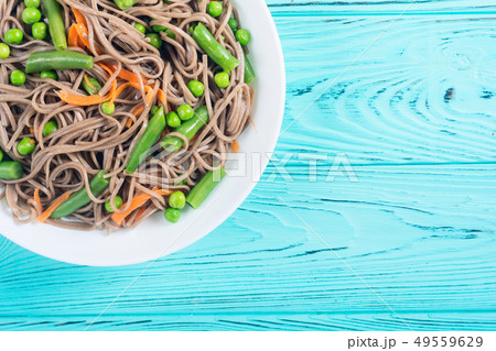 Soba noodles salad 49559629