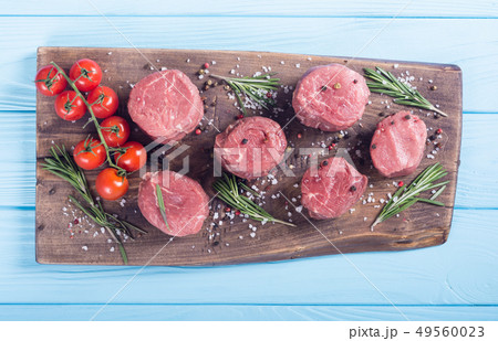 Raw filet mignon 49560023