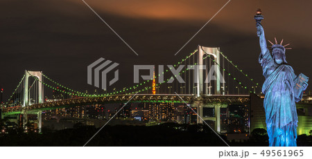 お台場海浜公園 レインボーブリッジ 夜景 デート イメージ 東京 日本 お台場海浜公園 レインボーブリッジ 夜景 デート イメージ 東京 日本 49561965