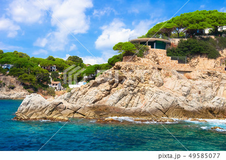 Modern cozy house on spanish coast Modern cozy house on spanish coast 49585077