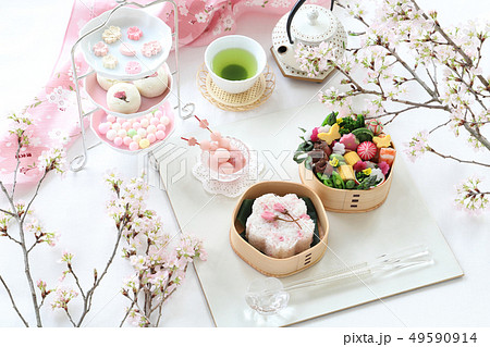 さくらご飯のお花見弁当 49590914