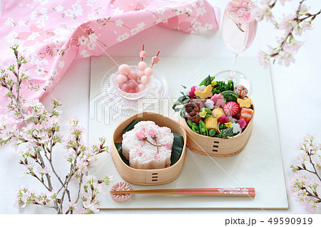 さくらご飯のお花見弁当 49590919