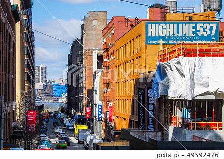 ニューヨーク、マンハッタン、ハイラインからの町並み 49592476
