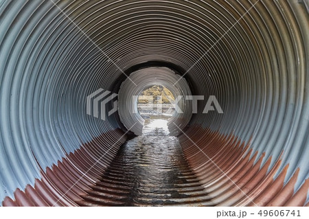 Round canal pipe inside 49606741